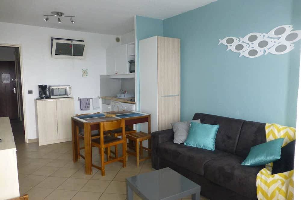 Foto 4 von 6: Studio with swimming pool very close to beaches and shops