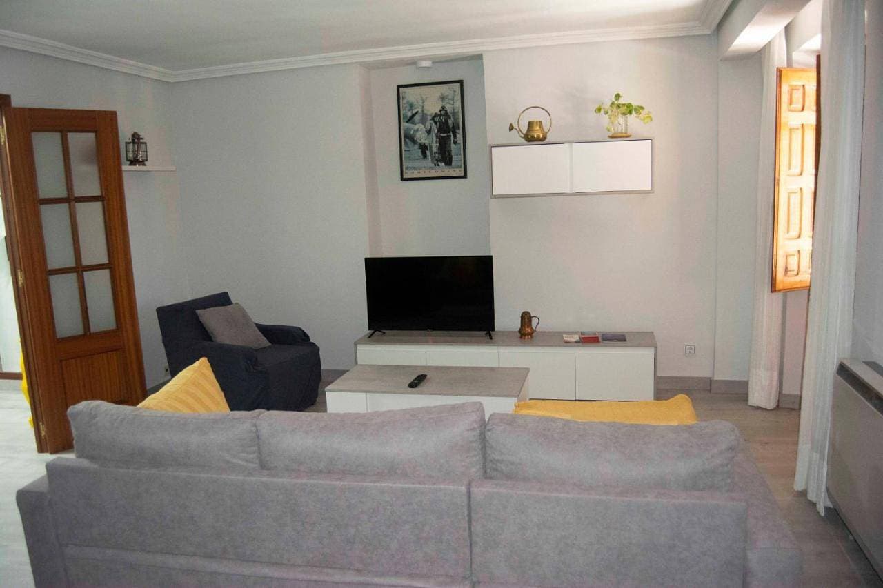 Foto 5 von 5: Apartment with Balcony