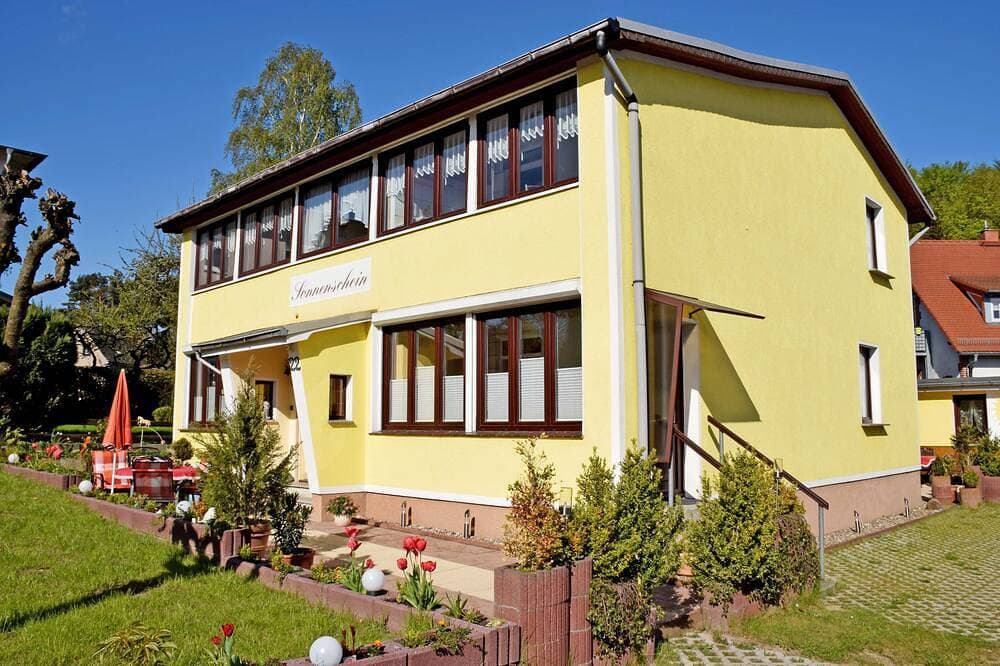 Foto 6 von 16: 02 Ferienwohnung mit Terrasse - Ferienwohnungen mit Terrasse im Ostseebad Sellin