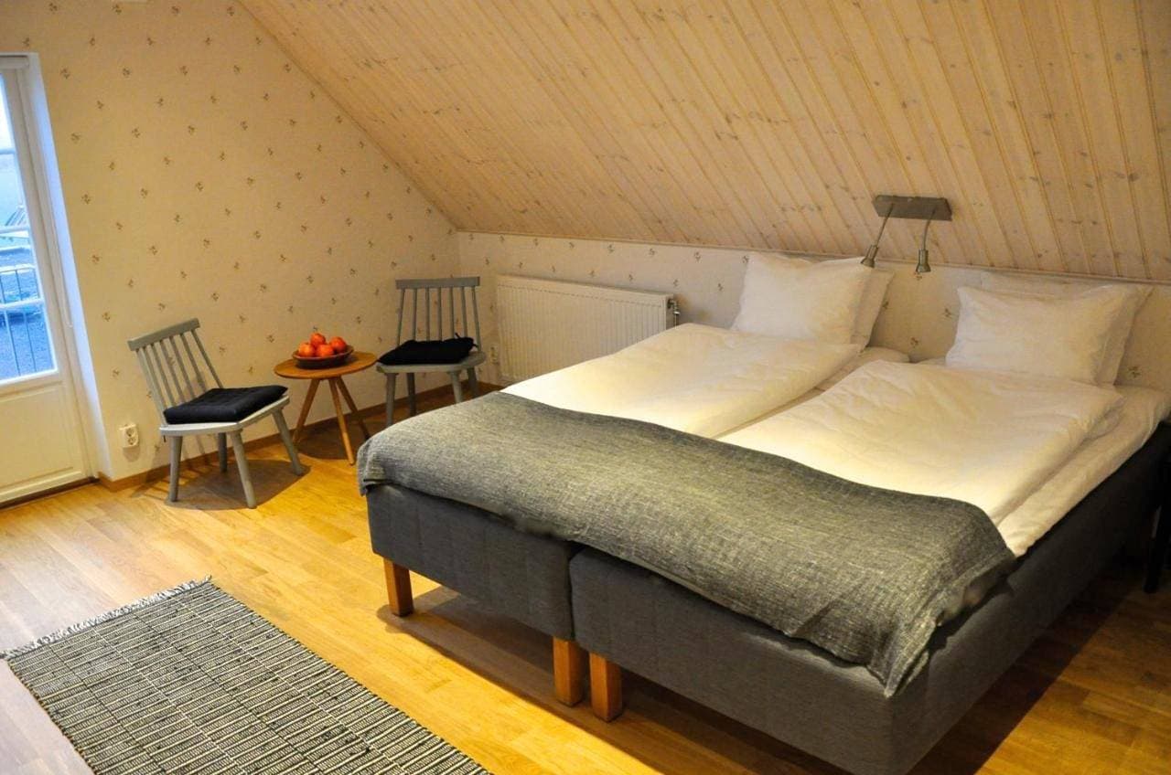 Foto 4 von 10: Double Room with Private Bathroom
