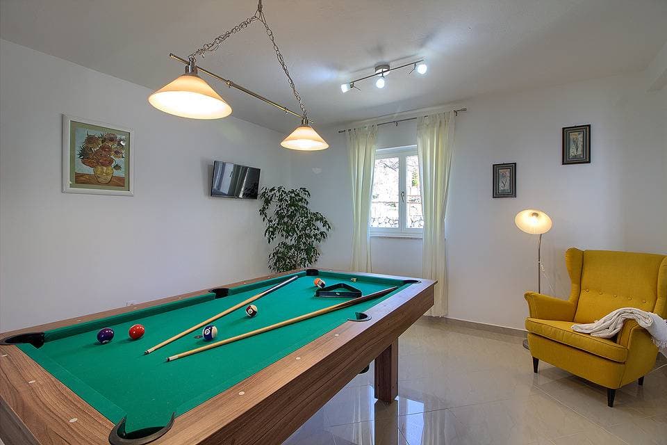 Foto 12 von 40: Villa für 10 Personen mit Terrasse