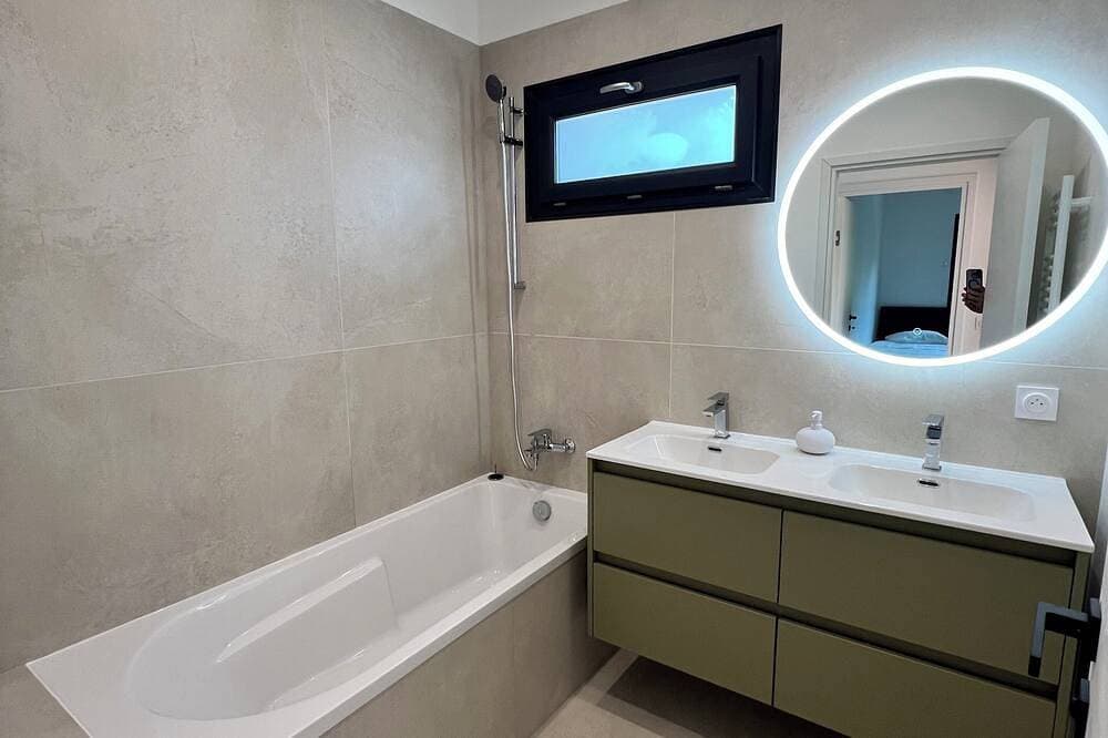 Foto 11 von 30: Villa Nova Annecy | Downtown & Lake | Sleeps 8