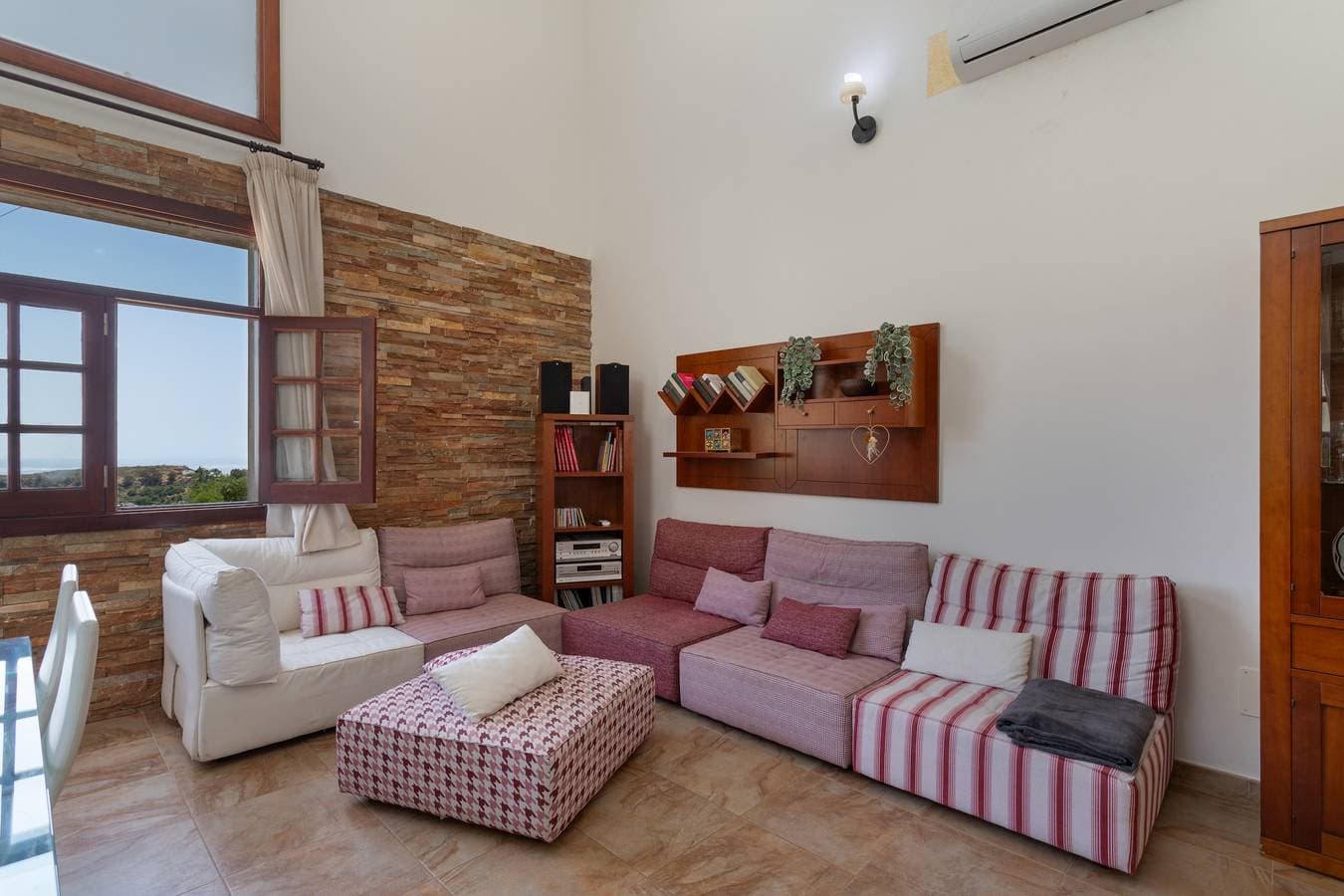Foto 5 von 35: Ferienvilla 'Mogaren Naturaleza Y Relax' mit Bergblick, Wi-Fi und Klimaanlage