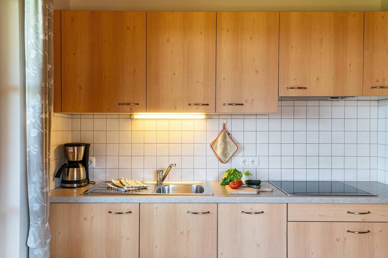 Foto 8 von 35: Ferienwohnung 'Ronsolhof Santner' mit Bergblick, Gemeinschaftsgarten und WLAN