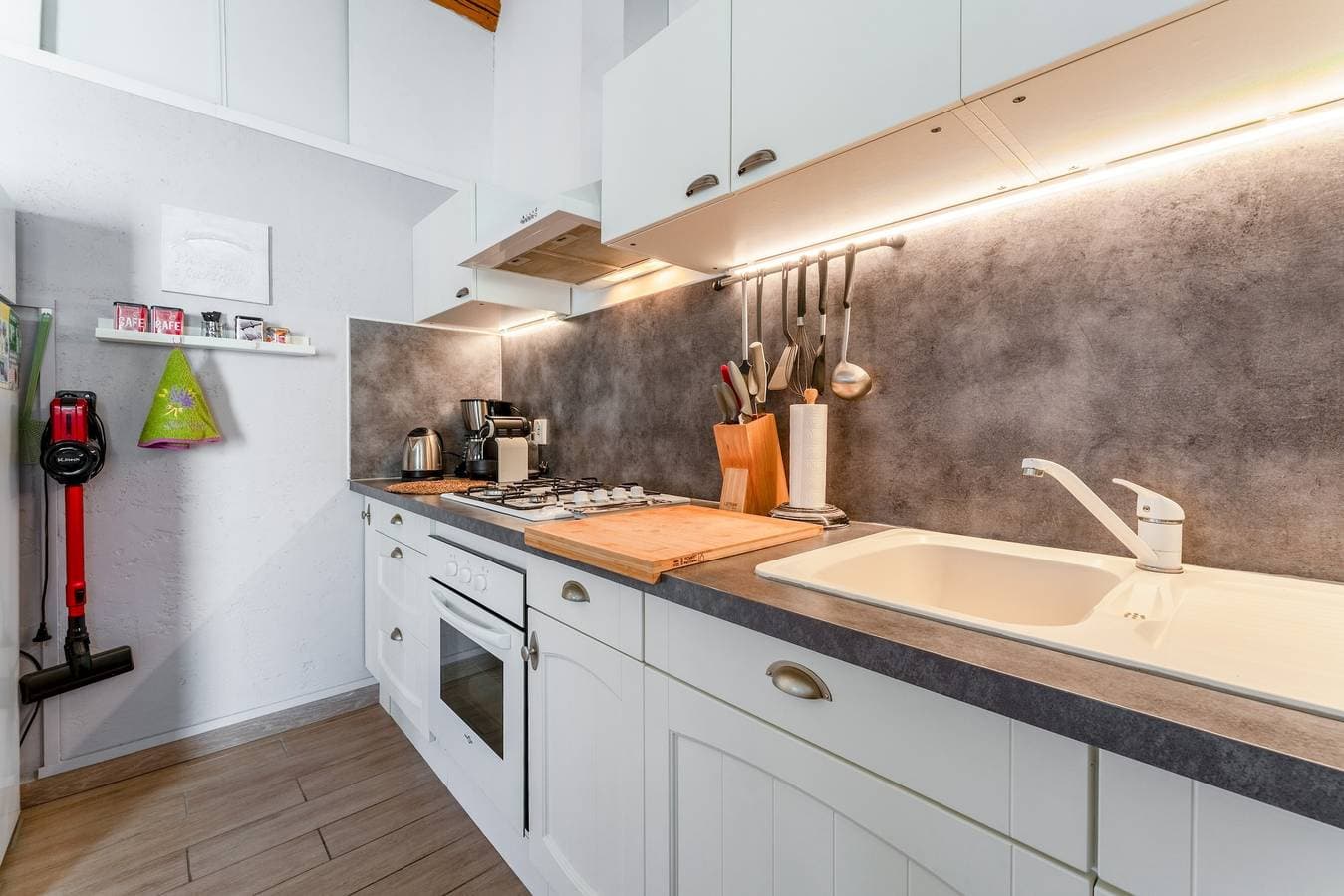 Foto 8 von 35: Studio 'La Petite Maison' mit Blick auf den Mont Ventoux, WLAN und Klimaanlage