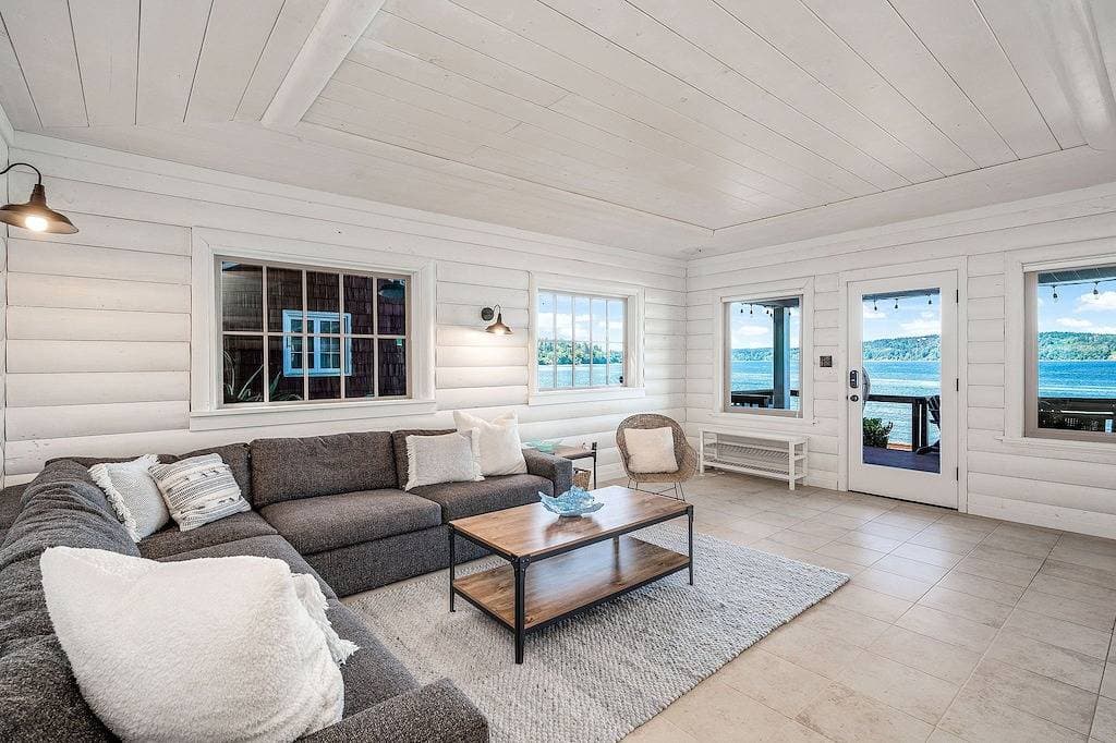 Foto 4 von 21: Sunset Shores: Waterfront Cottage on Vashon Island