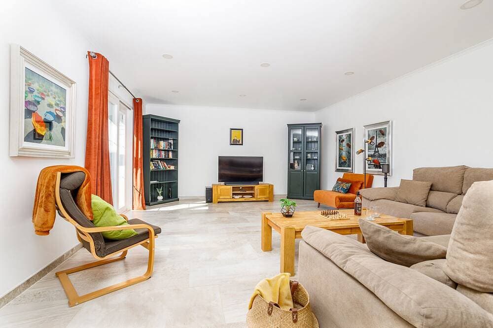 Foto 10 von 30: Beautiful 4 bed, 3 bath bungalow with optional heated pool - 136331/Al