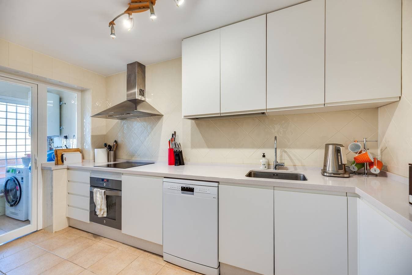 Foto 7 von 24: Ferienwohnung 'Penthouse in Elviria' mit Gemeinschaftspool, WLAN und Klimaanlage
