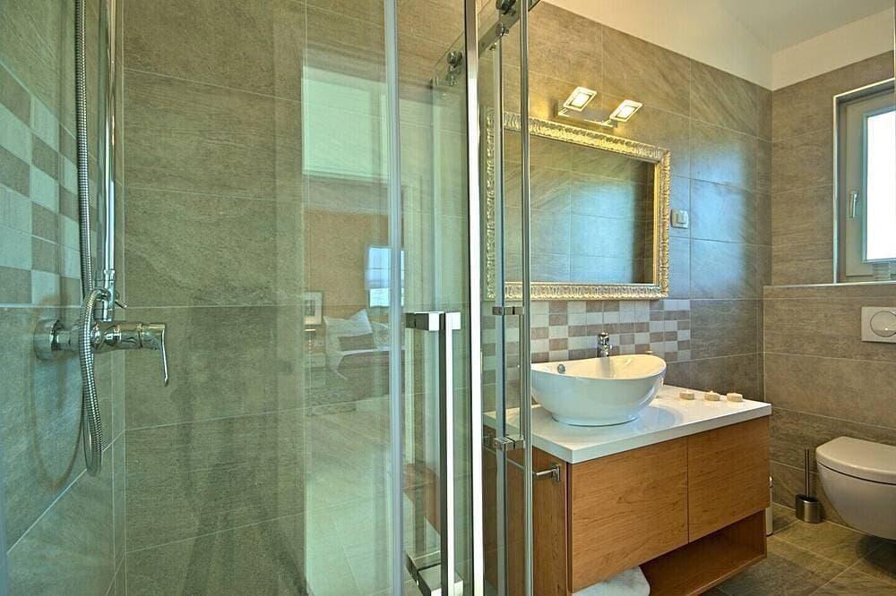 Foto 9 von 23: Vollständig umzäunt, privater Pool-beheizt, ruhig, modern, gemütlich, Meerblick