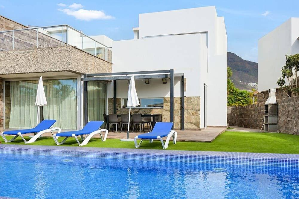 Private Villa with Pool - Close to the Beach 1