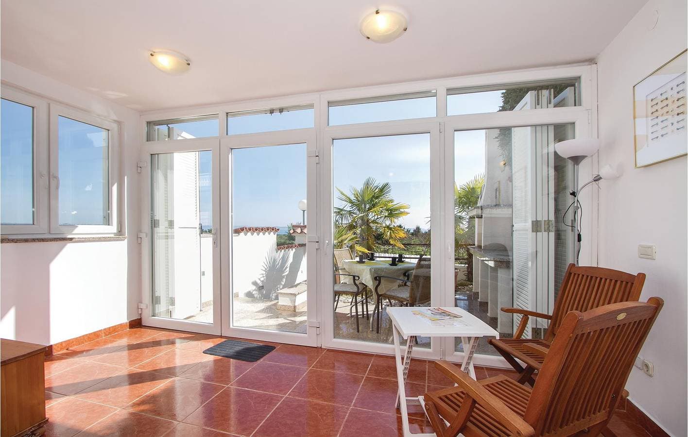 Foto 5 von 24: Gemütliche Unterkunft am Meer mit Terrasse und moderner Ausstattung, 800 m vom Strand entfernt