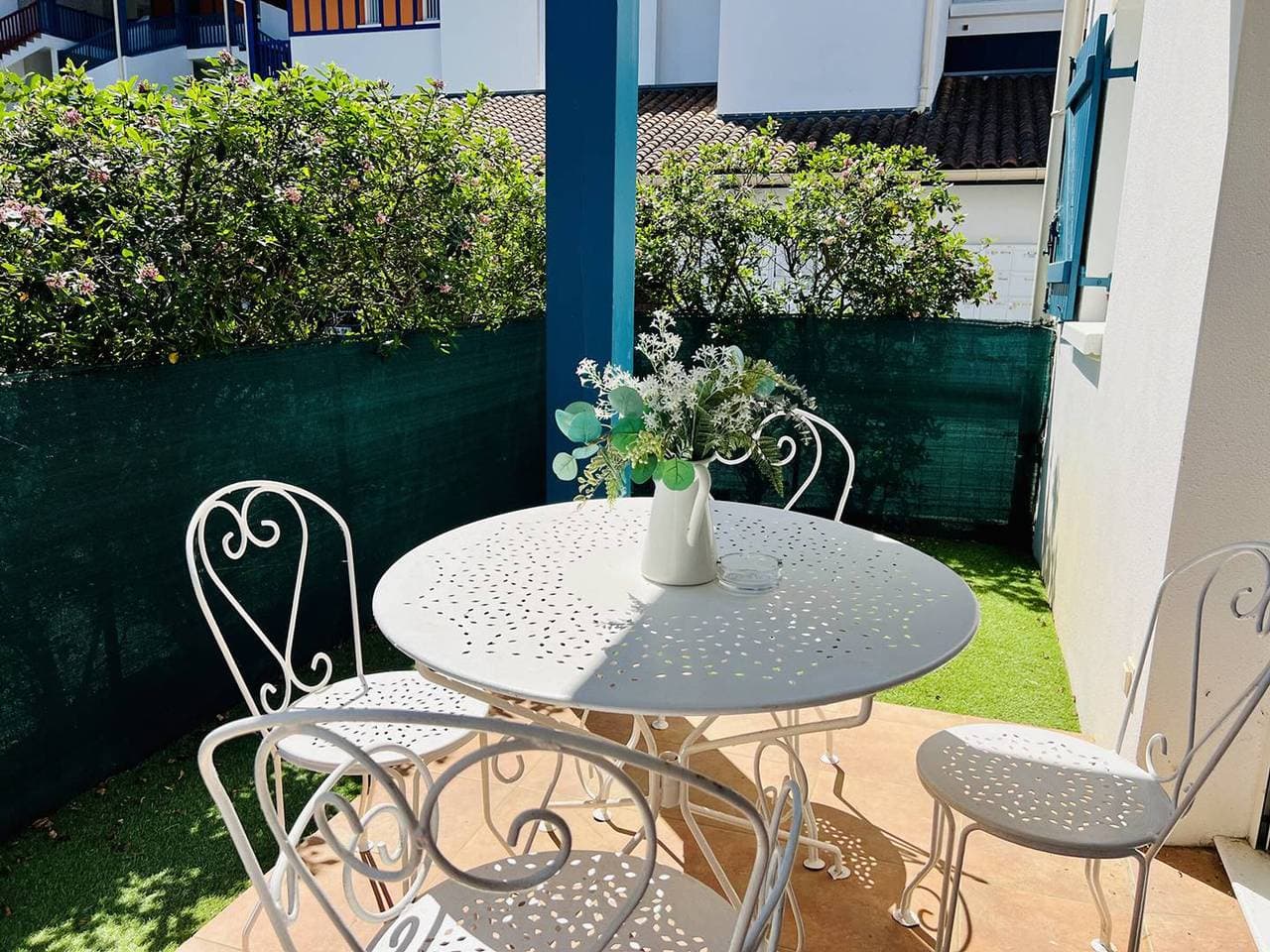 Komfortable T1 bis mit Terrasse und Parkplatz in Cambo-les-Bains 1