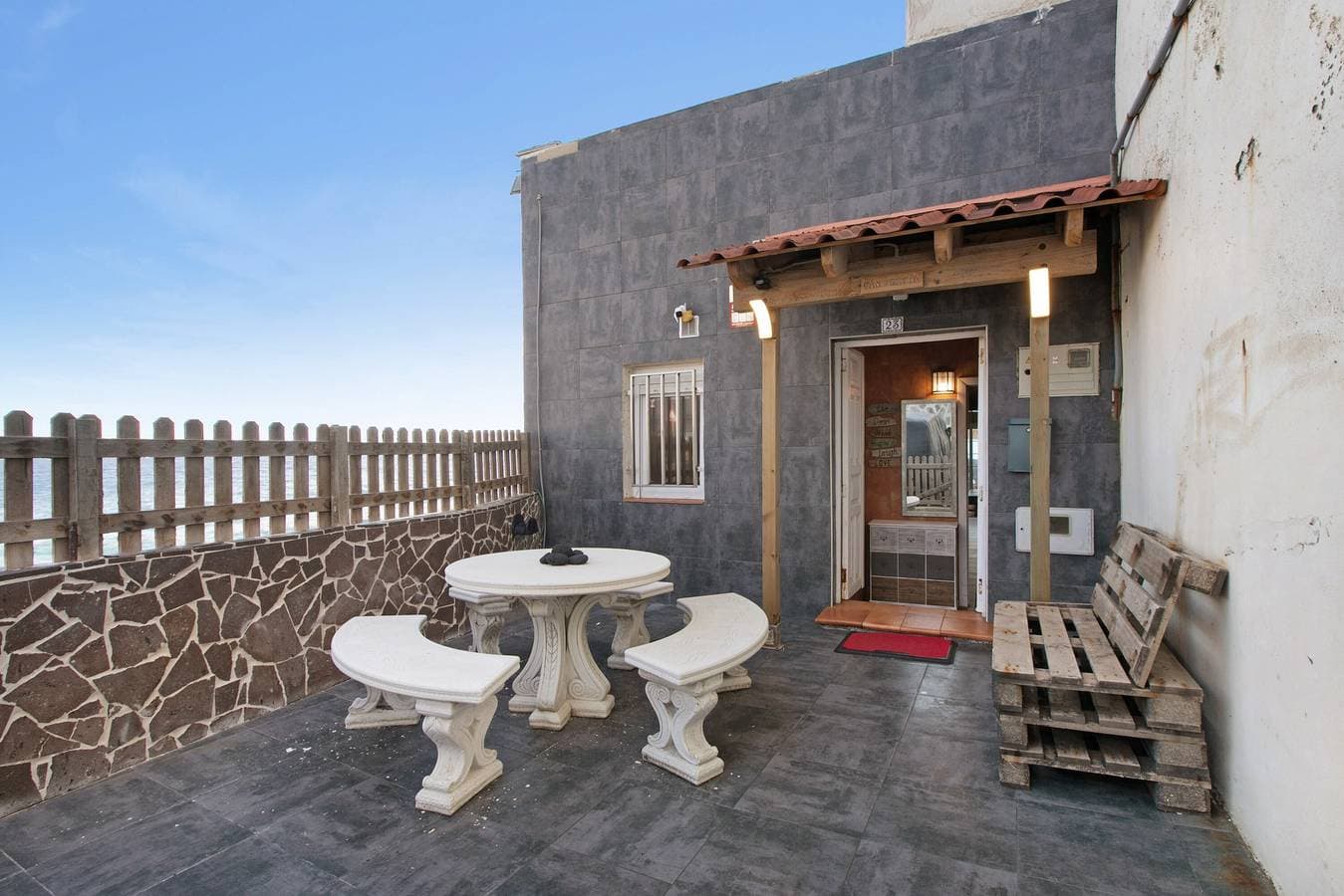 Foto 3 von 45: Ferienhaus "Casa Tenerife Primera Linea" mit Meerblick, 3 privaten Terrassen und WLAN