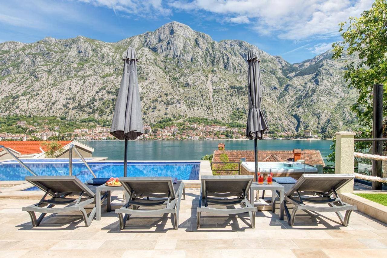 Dekaderon Lux Apartments 1