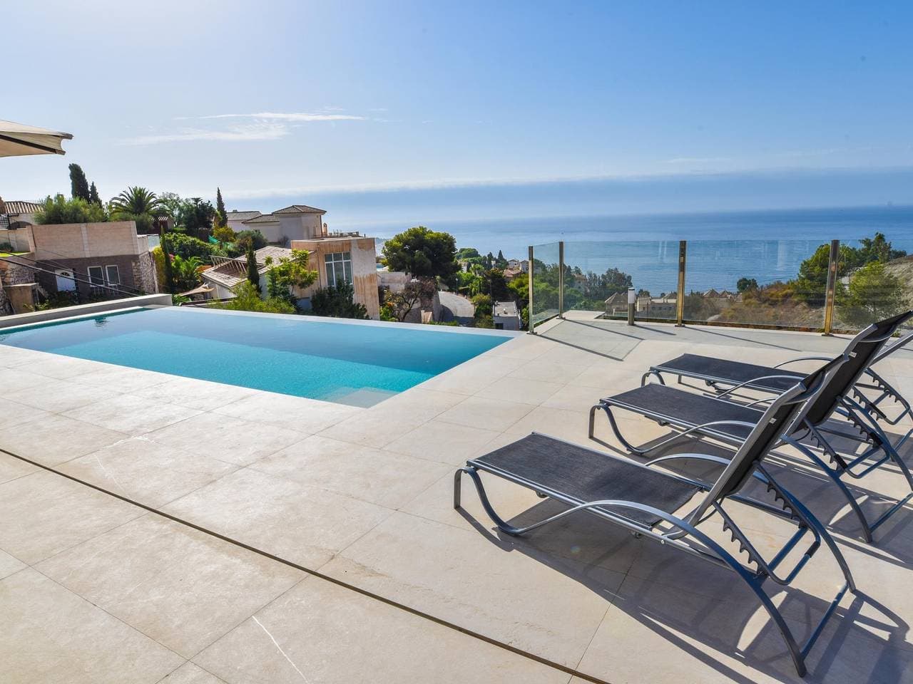 Foto 6 von 35: Villa mit Meerblick, beheiztem Pool und Jacuzzi