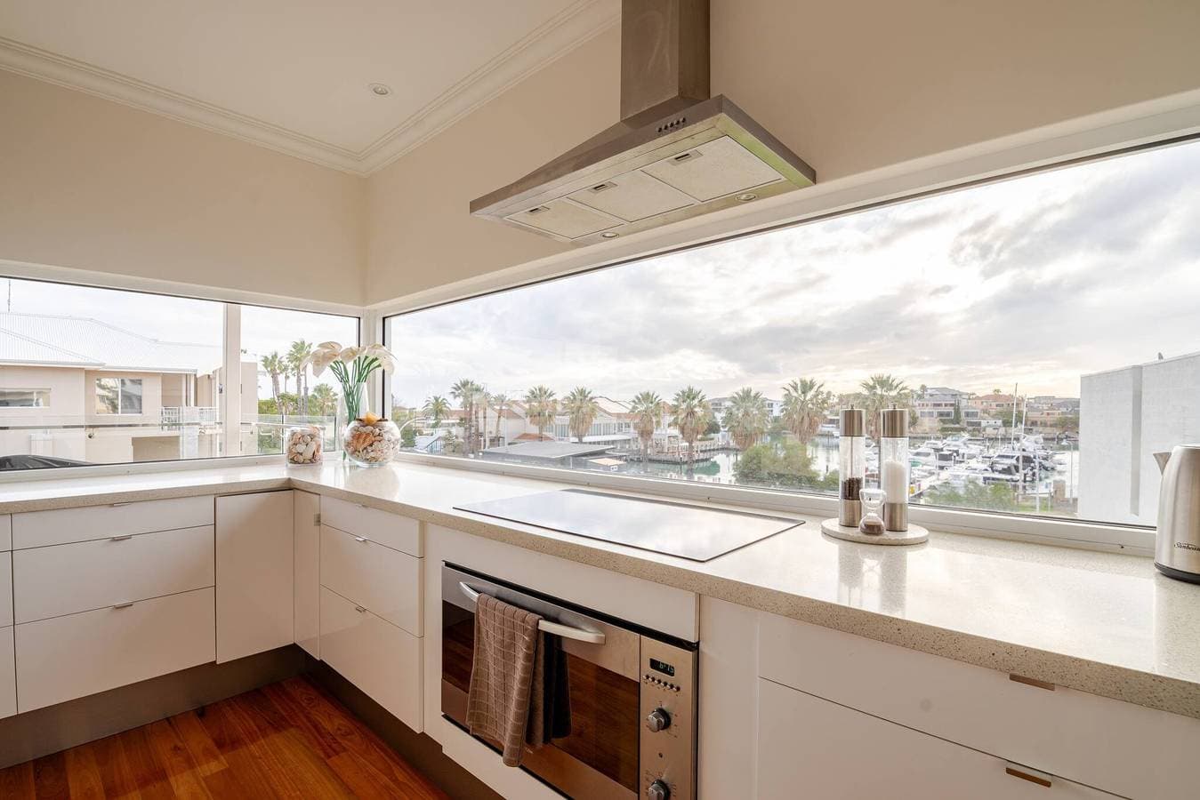 Foto 11 von 58: In der Mindarie Marina gelegen, ein Luxushaus in perfekter Lage
