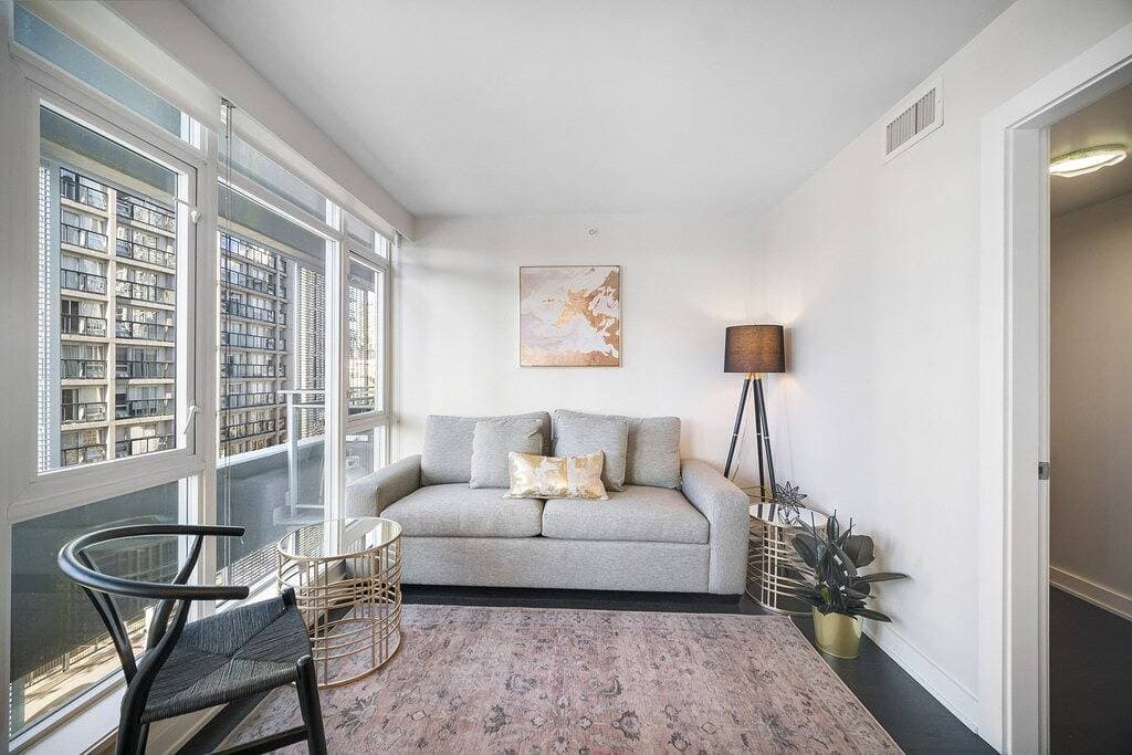 Foto 8 von 15: Luxury 1 Bedroom Apartment in Downtown Vancouver