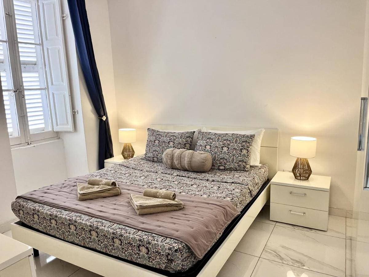 1 Bedroom apartment in Sliema, Malta 1