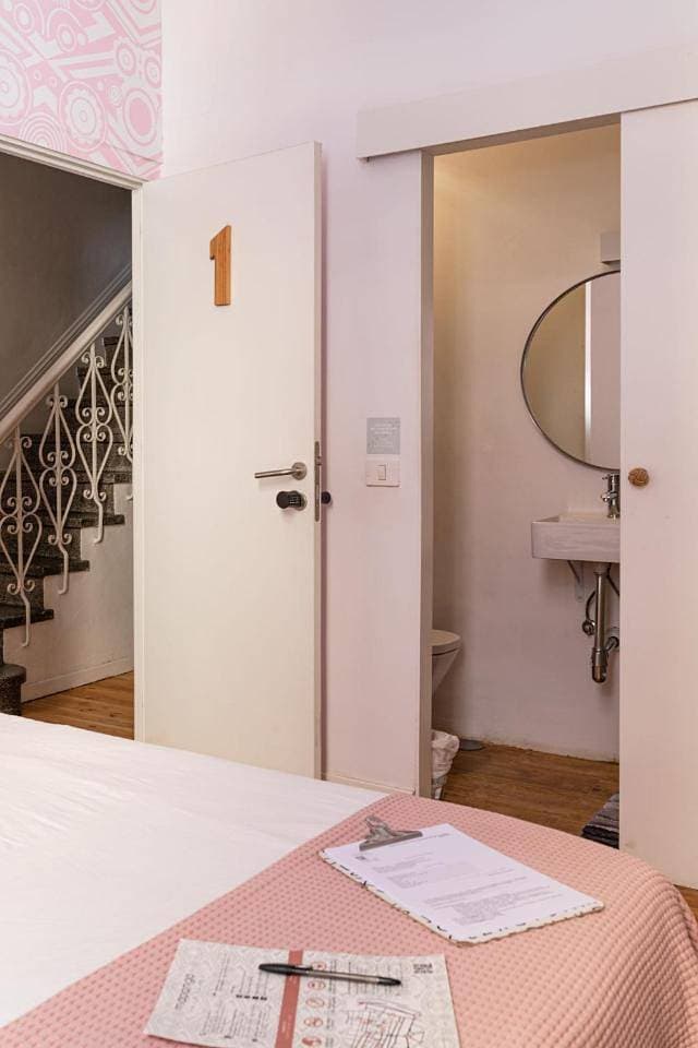 Foto 8 von 17: Double Room with Private Bathroom