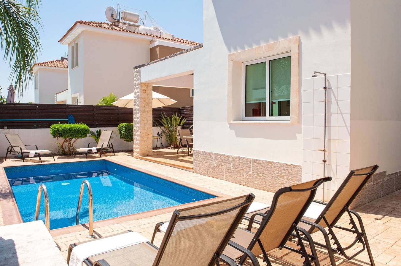 Foto 9 von 32: Villa für 5 Personen mit Balkon
