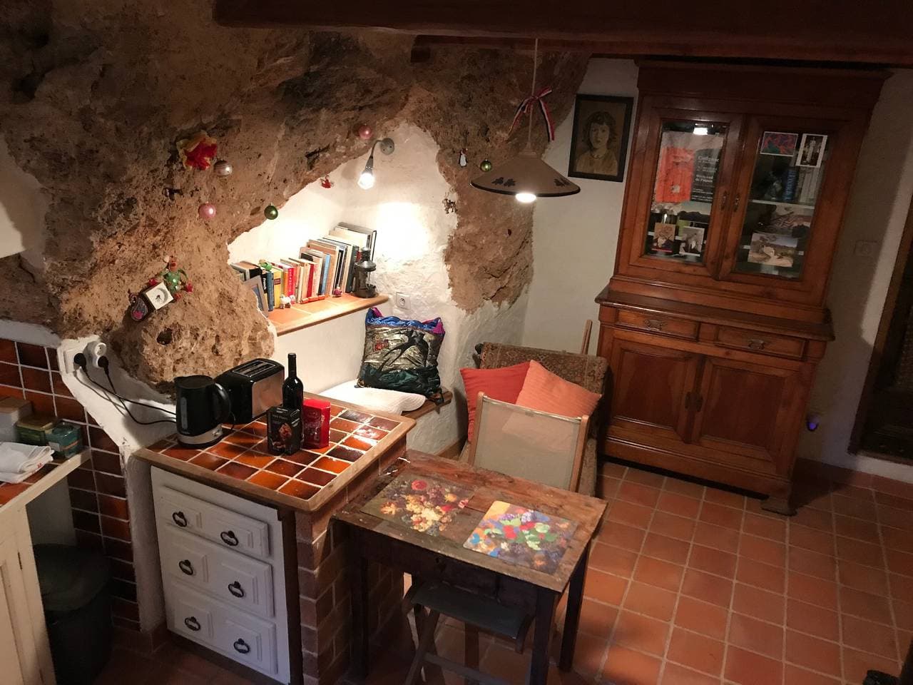 Foto 3 von 11: Atelier Du Rocher – Kleine Höhlenwohnung über Cotignac