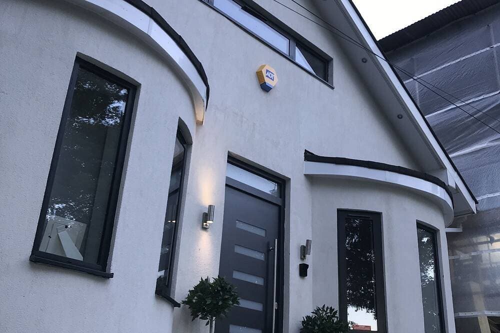 Foto 11 von 30: Artsy Retreat - Sleeps 4, Free Parking & Balcony