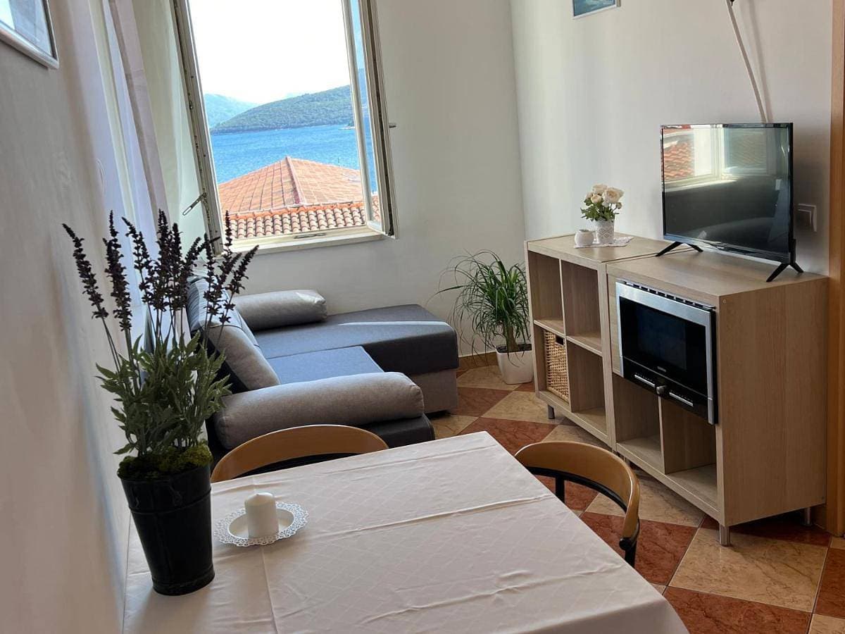 Apartments and Rooms Katija & Egon 1