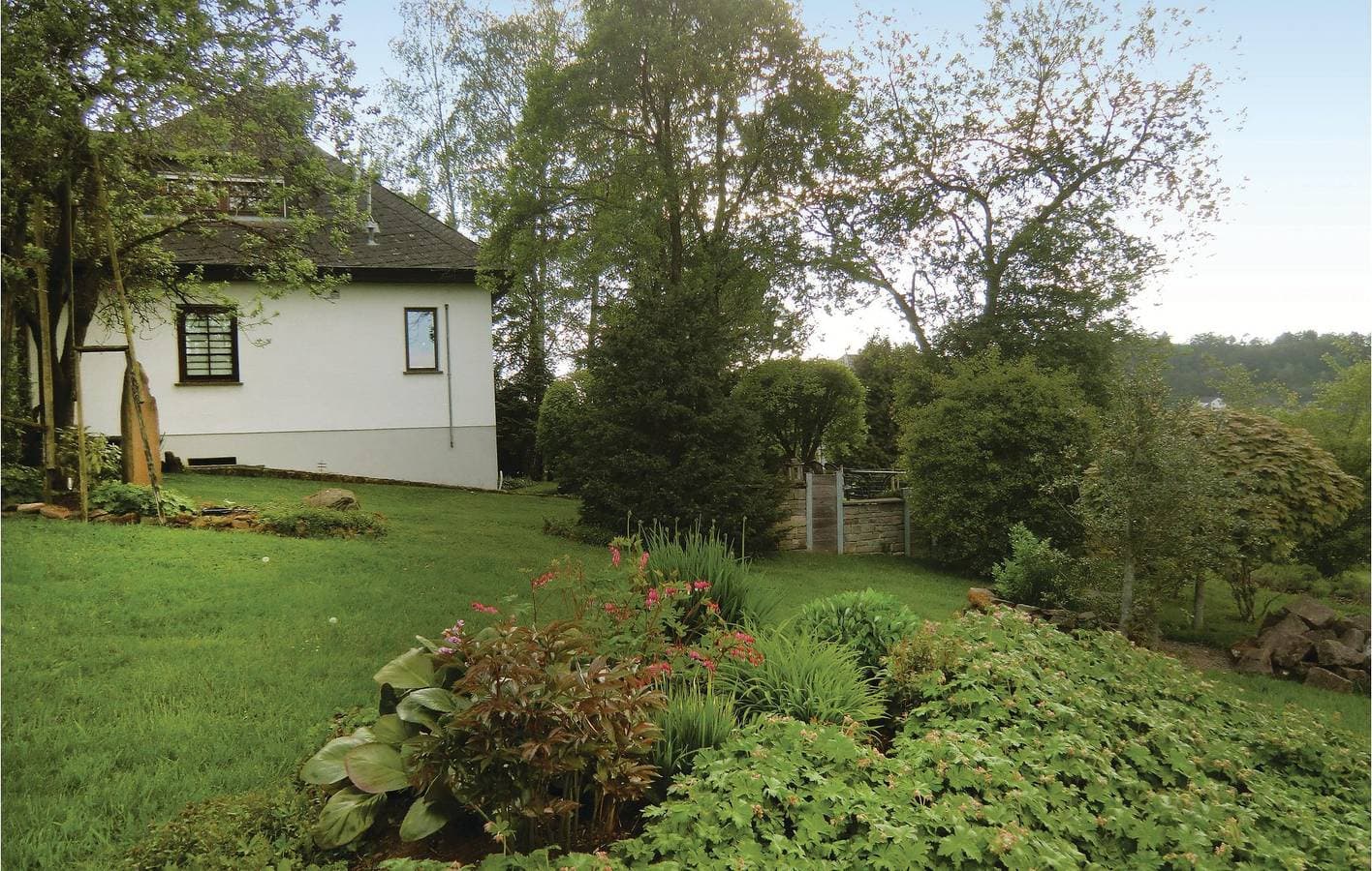 Foto 11 von 23: Moderne Ferienwohnung mit Terrasse & Parkplatz, 900m nach Schönecken.