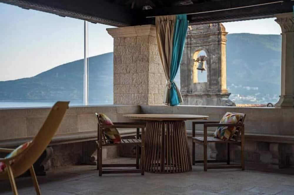 Foto 10 von 30: Levanat Studio – Cozy Historic Escape with Spectacular Views