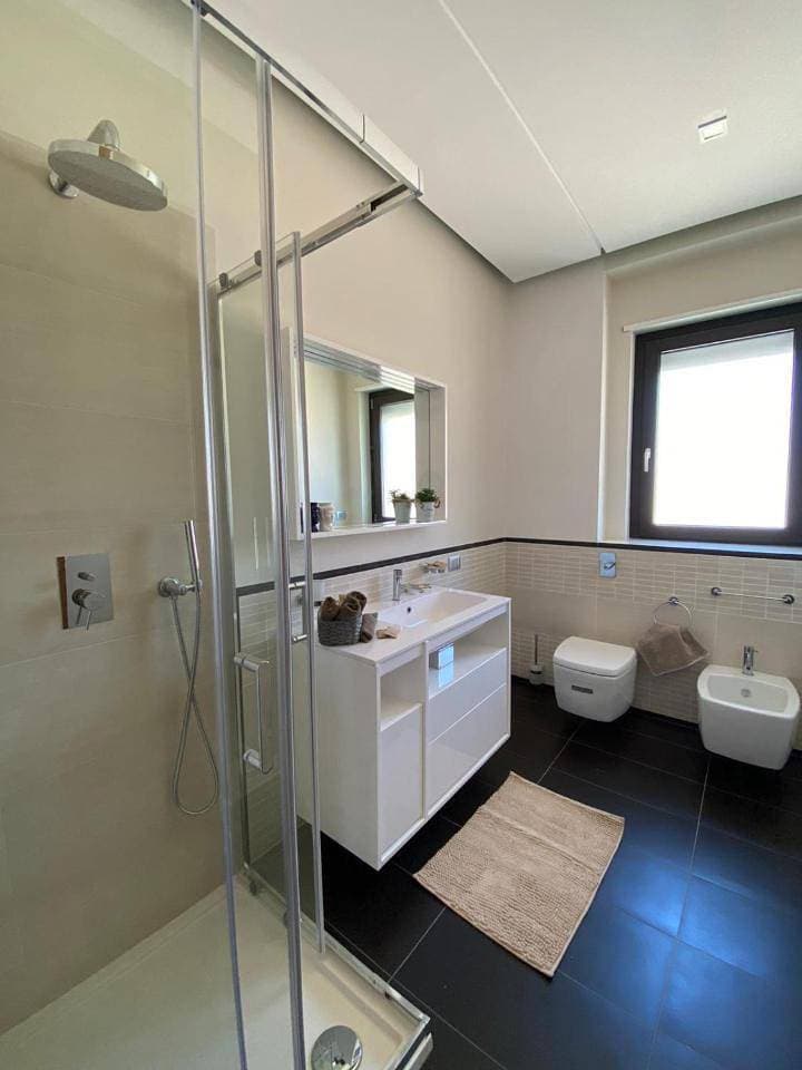 Foto 10 von 13: Double Room with Private Bathroom