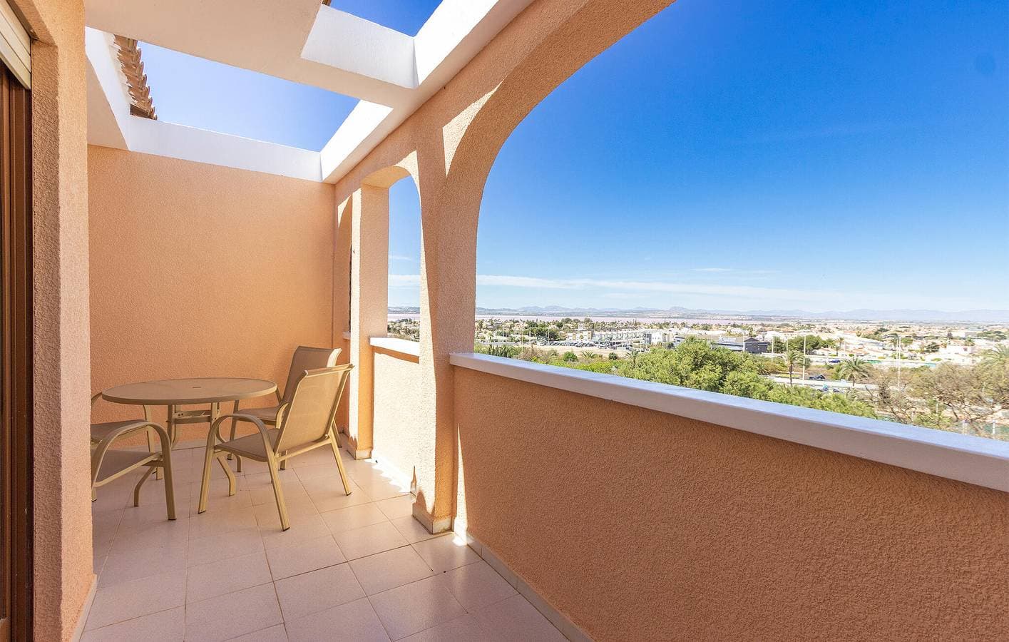 Foto 2 von 20: Gemütliches Apartment mit Pool, Terrasse & AC | 1,5km zur Playa de Los Naufragos