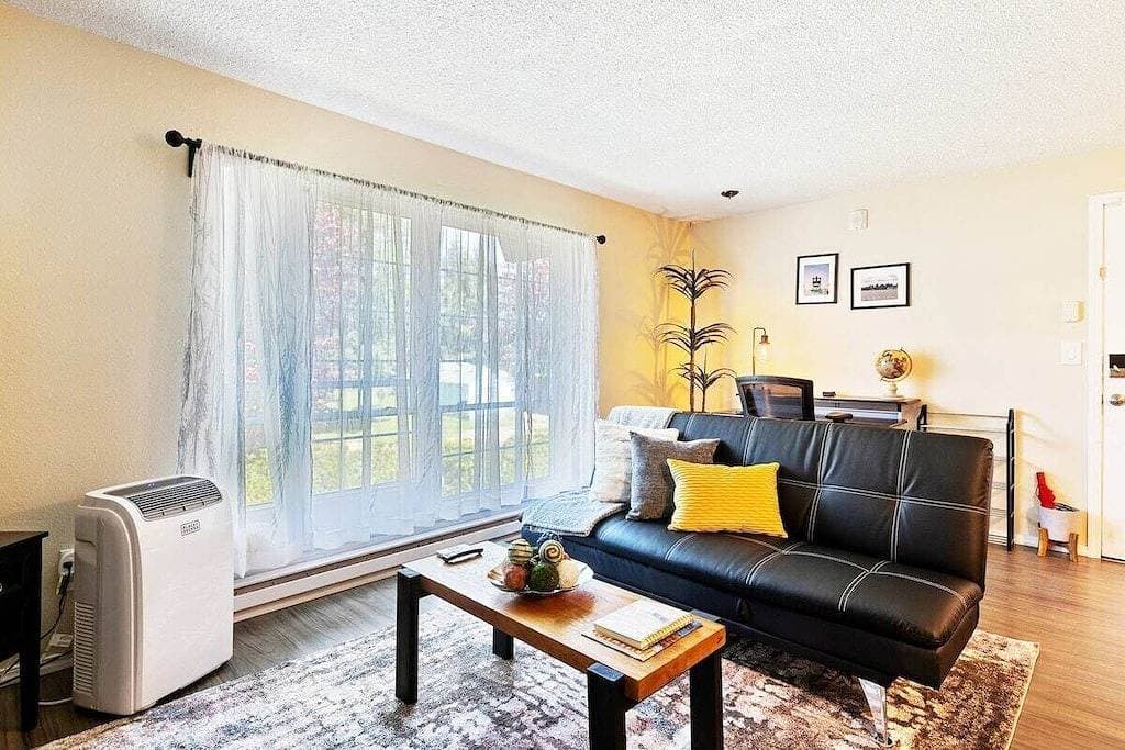 Foto 8 von 28: Perfect Private Getaway in Seattle's Southside!