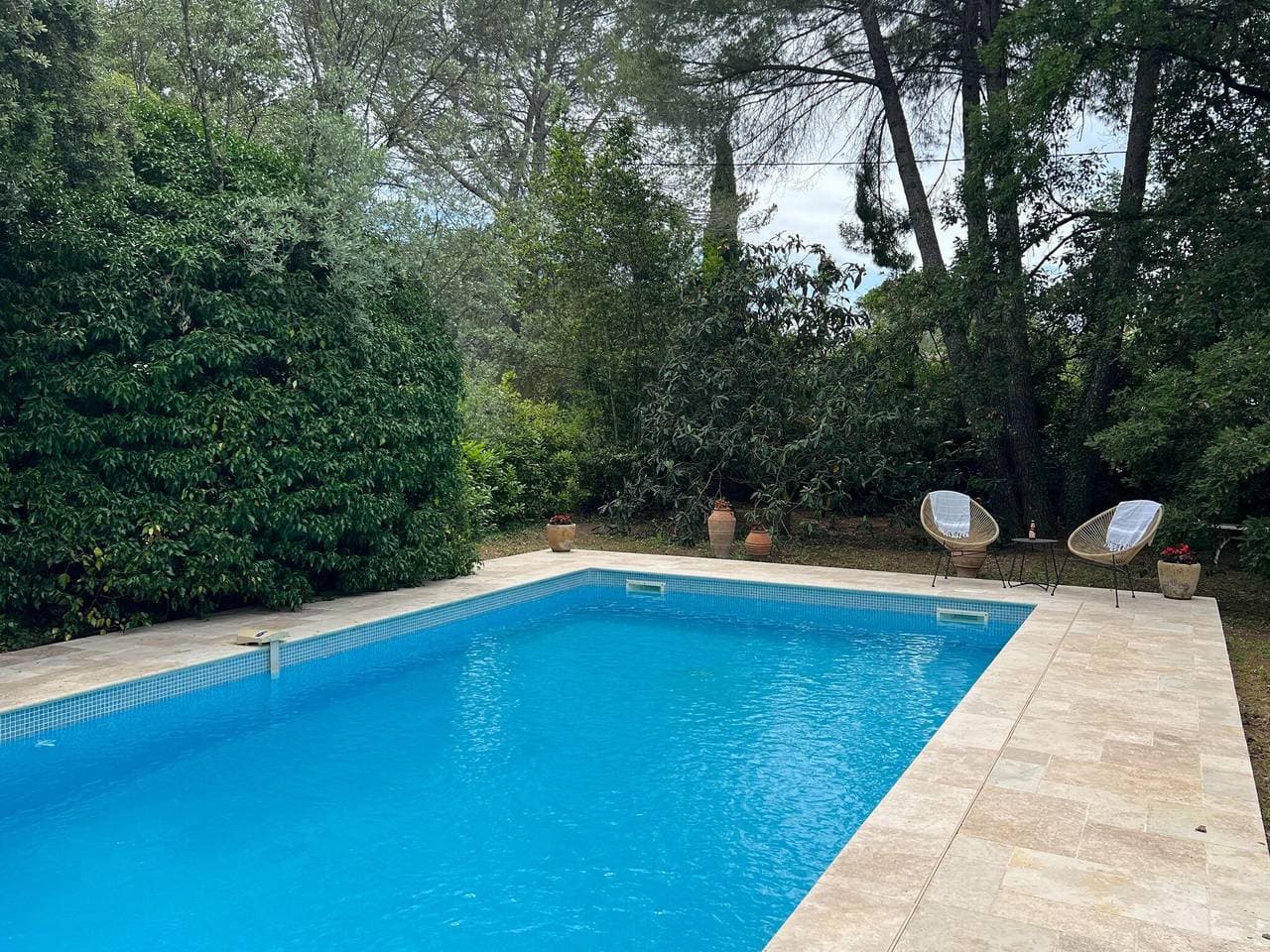 Familienhaus in Provence mit Pool und Garten 1