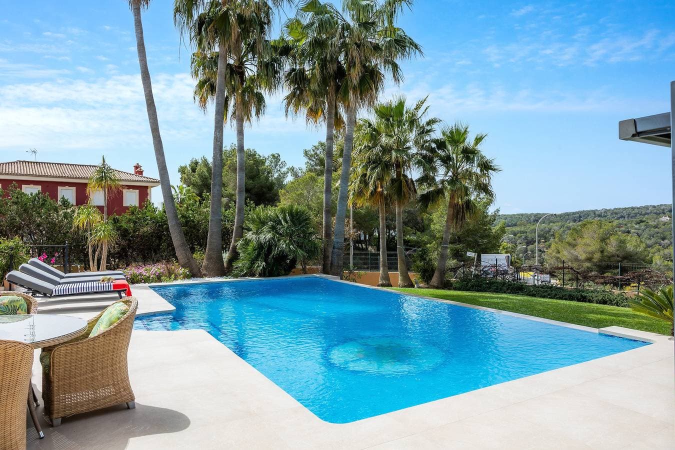 Foto 2 von 39: Villa 'Luxurious Villa Sol de Mallorca' mit Bergblick, Pool und WLAN