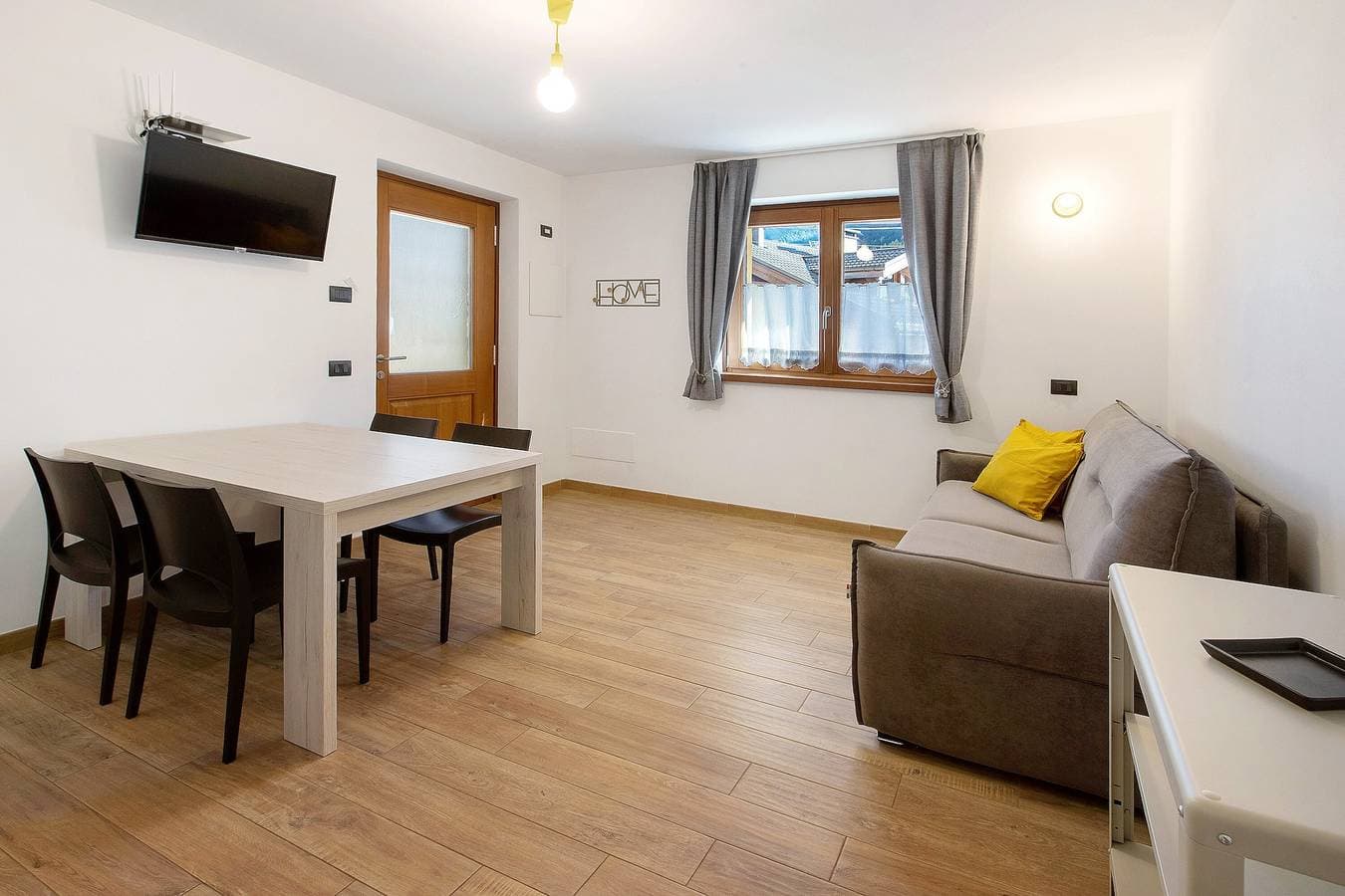 Foto 4 von 24: Apartment '1' mit Bergblick, Gemeinschaftsterrasse und WLAN
