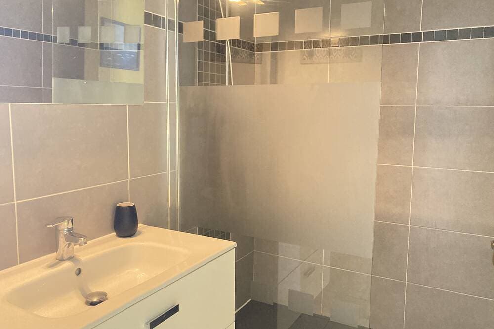Foto 3 von 11: Waterfront, 58 m² klimatisierte Wohnung mit Doppelbalkon