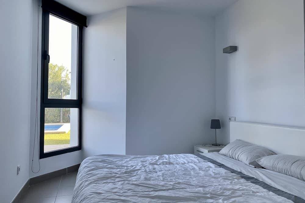 Foto 4 von 18: Erdgeschoss mit herrlichem Meerblick und eigener Terrasse, Gemeinschaftspool