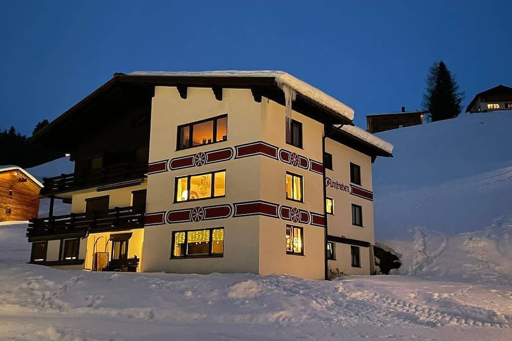 Foto 11 von 17: Elegante, vollständig eingerichtete Wohnung mit Balkon - Ski out/Ski in