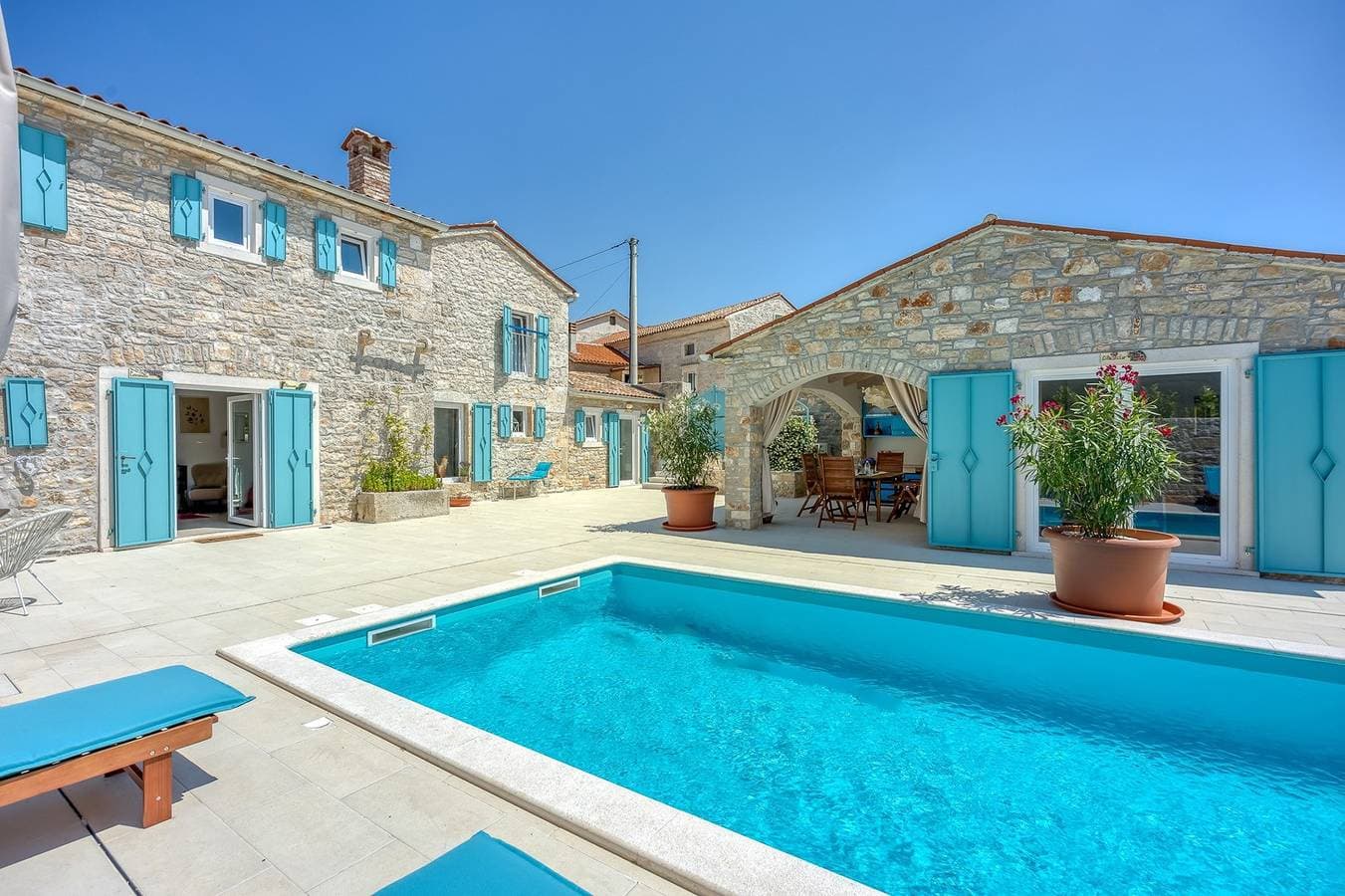Villa 4 Flowers 1