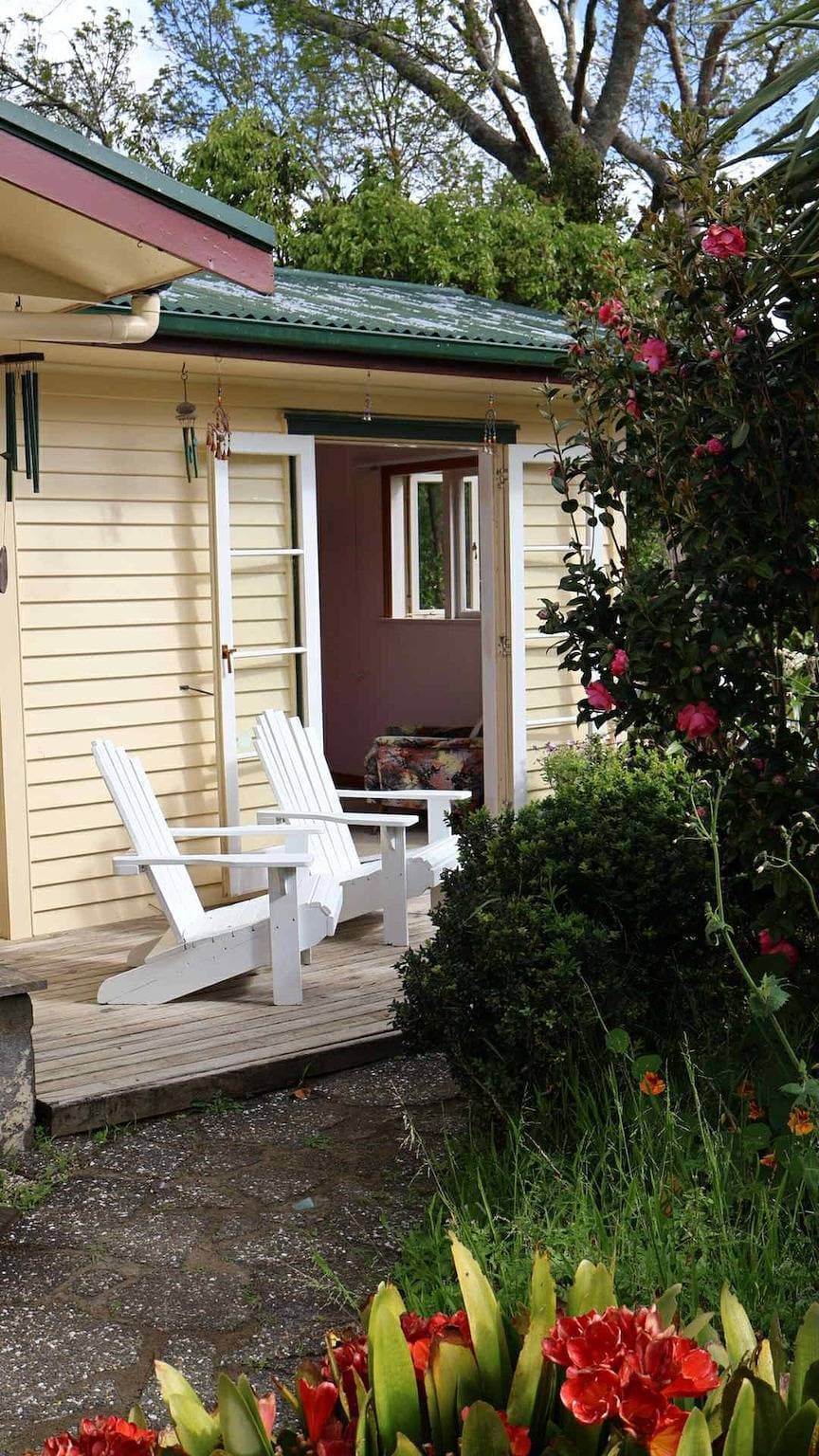 Foto 12 von 17: Tranquil Early 1900s Retreat in Auckland with Free Parking