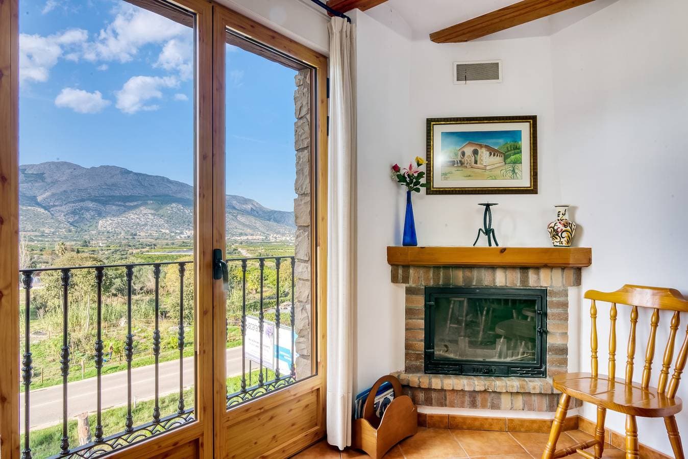 Foto 2 von 31: Ferienwohnung 'Segaria' mit Bergblick, Wi-Fi und Klimaanlage