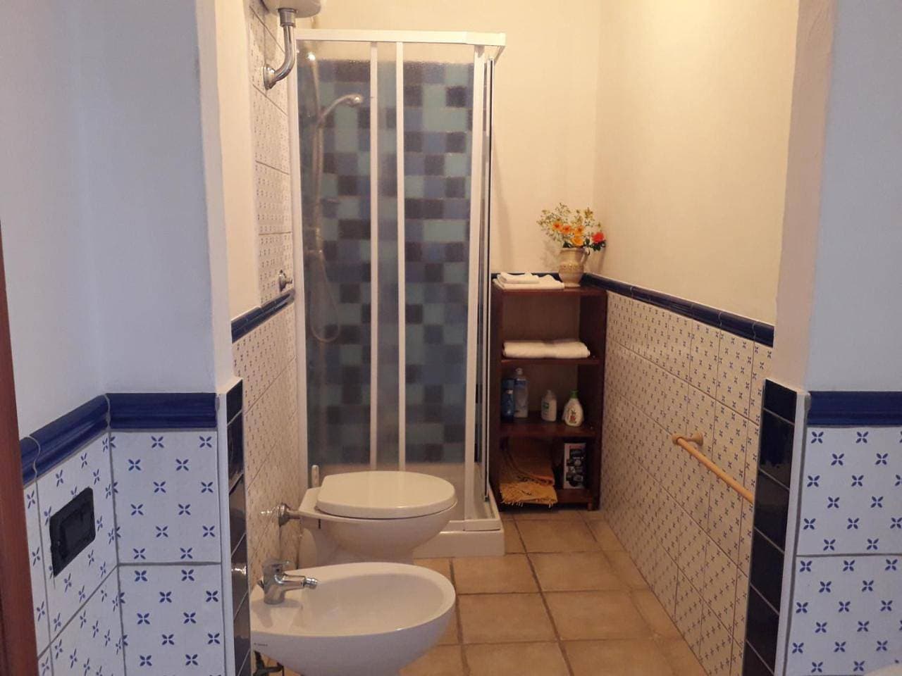 Foto 10 von 11: Double Room with Private Bathroom