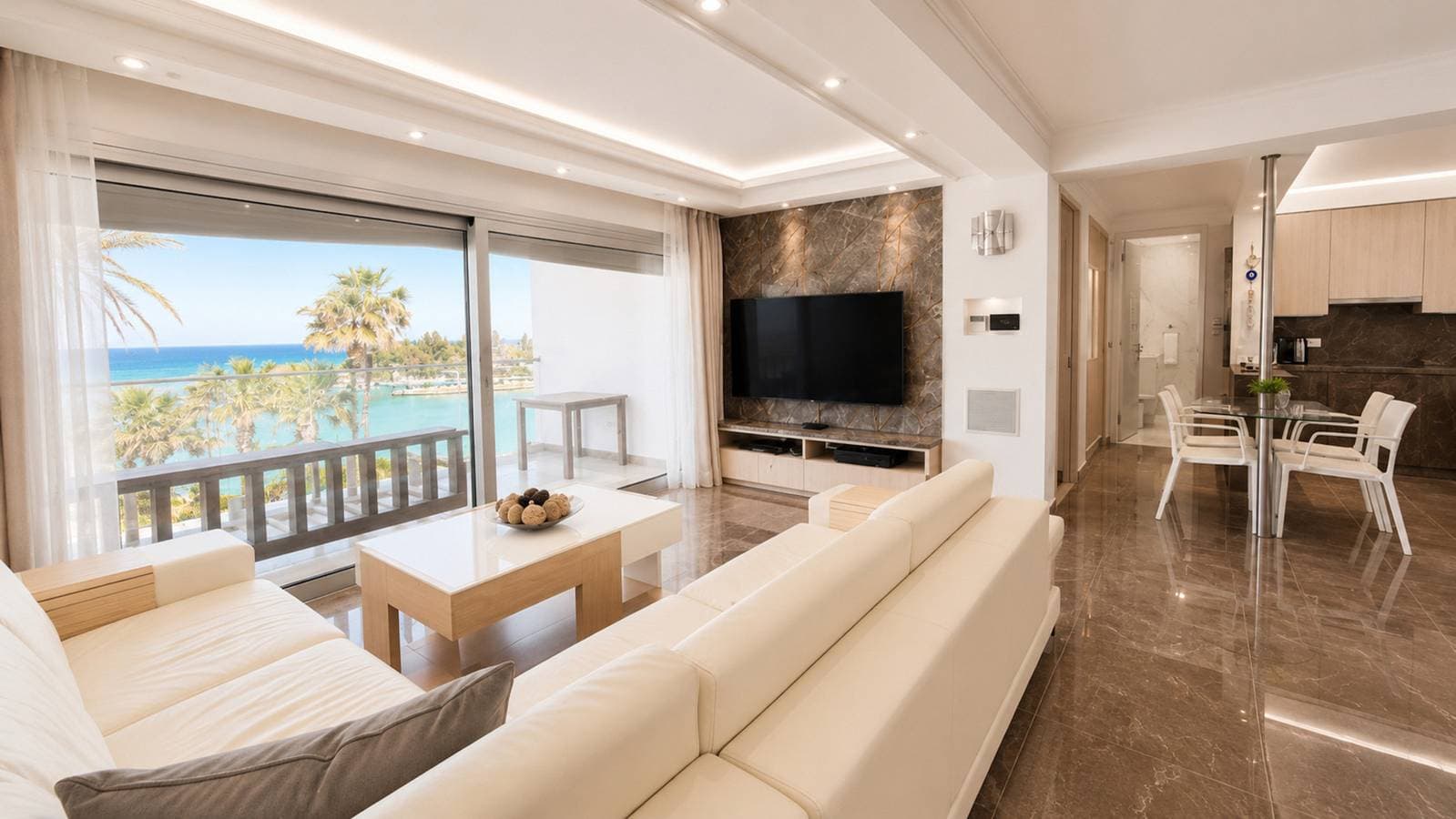 Foto 12 von 22: Trident Luxury Beach Apt