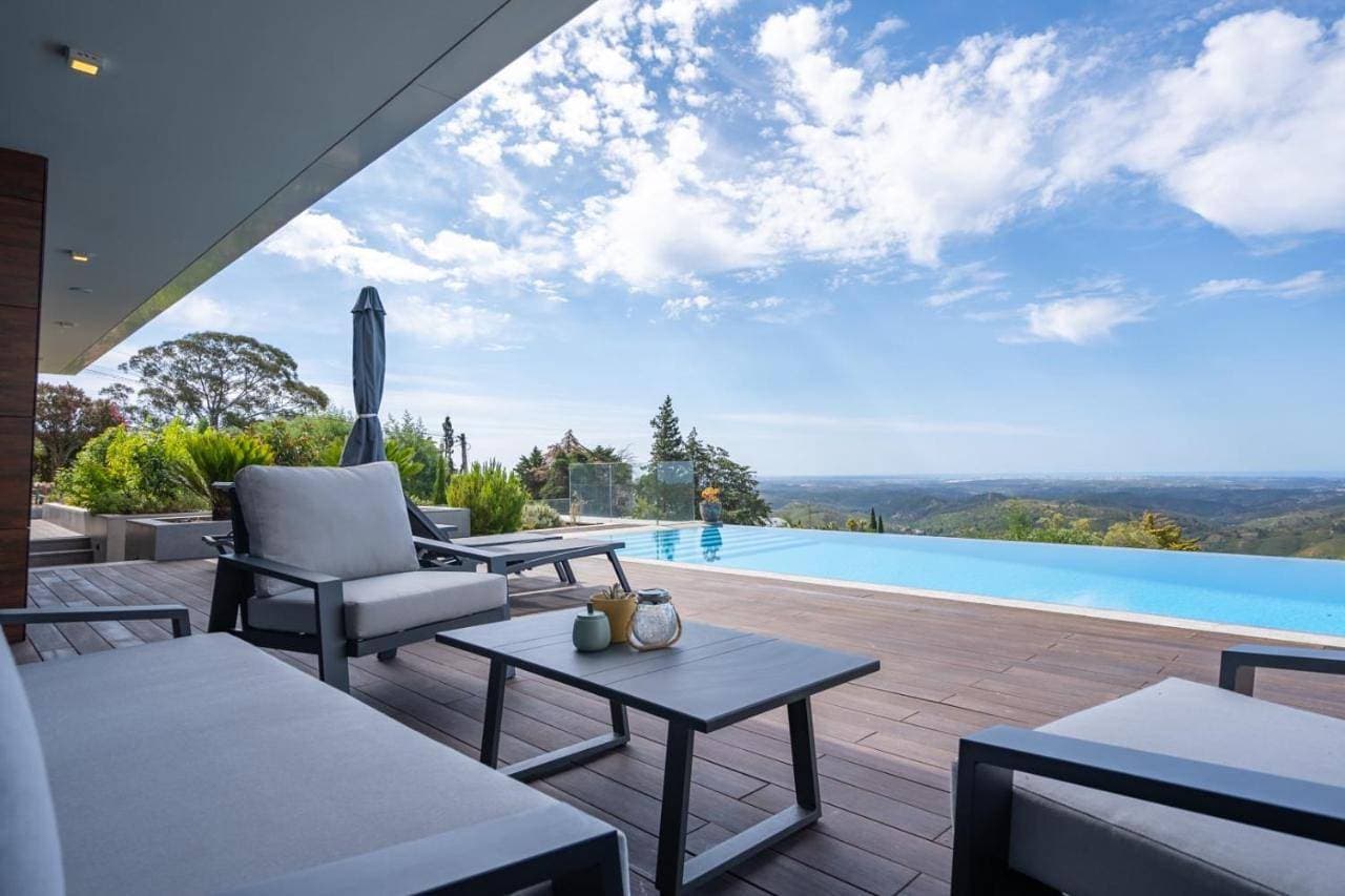 Foto 2 von 5: Villa with Sea View