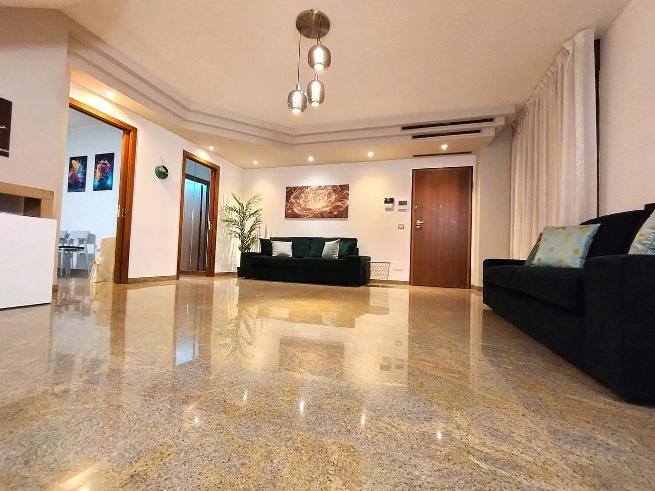 Foto 13 von 45: Ferienwohnung 'Royal Residence Abano Terme' mit Bergblick, WLAN und Klimaanlage