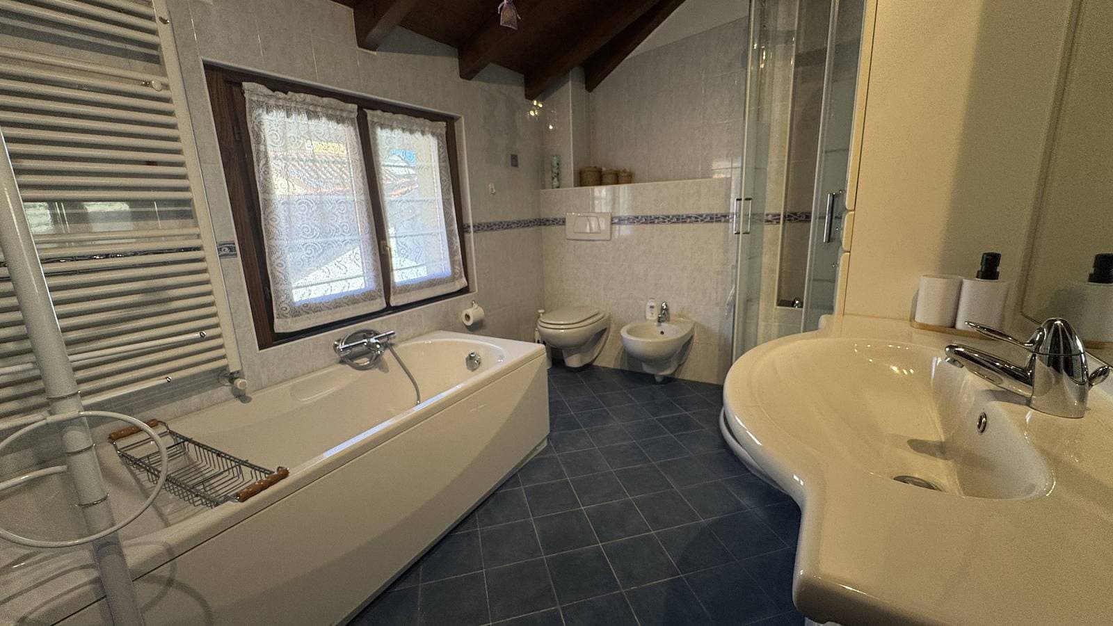 Foto 7 von 31: Ferienwohnung für 5 Personen mit Garten