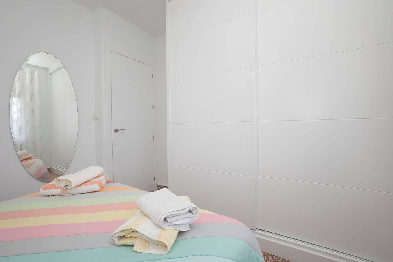 Foto 12 von 19: Ferienwohnung "Loli" mit Gemeinschaftspool, privater Terrasse und WLAN