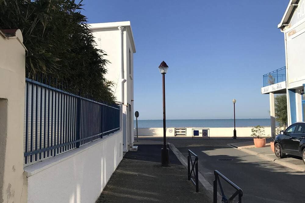 Foto 12 von 19: Erdgeschosswohnung mit großer Terrasse 20 Meter vom Strand entfernt