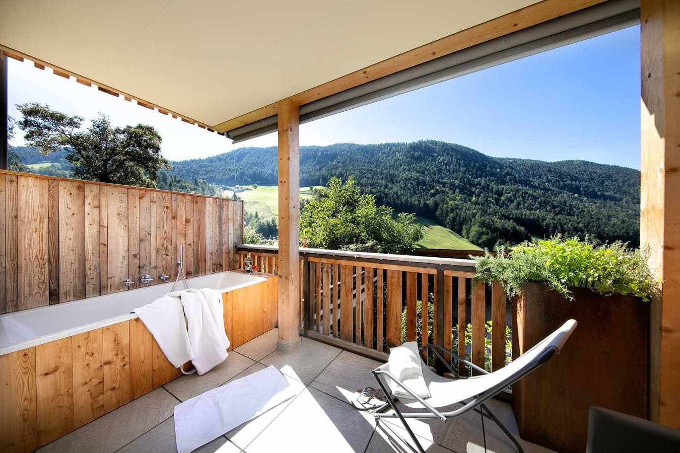 Foto 2 von 38: Schöne Ferienwohnung "Sonnleiten Sonnenadler 2" mit Blick auf die Berge