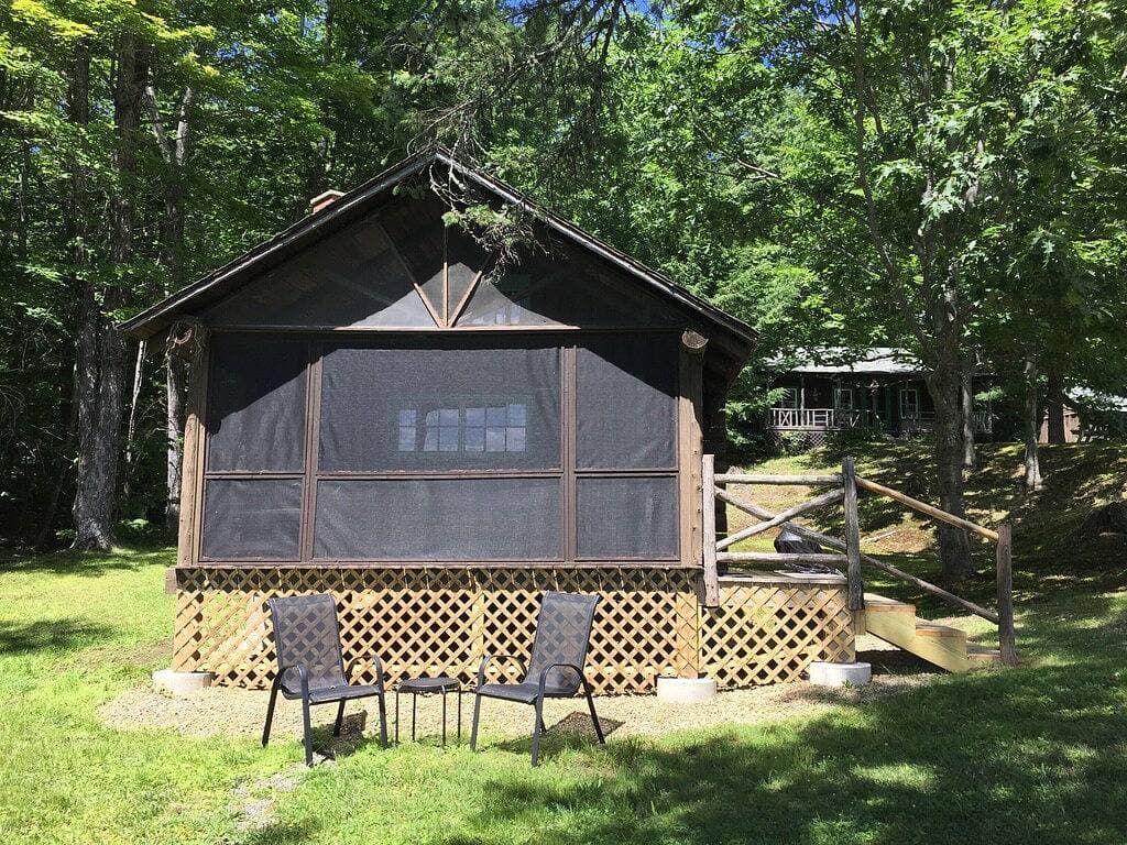 Foto 8 von 10: Das Liebesnest - eine gemütliche Blockhütte am See
